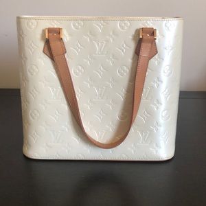 Louis Vuitton Cuir Verni Purse